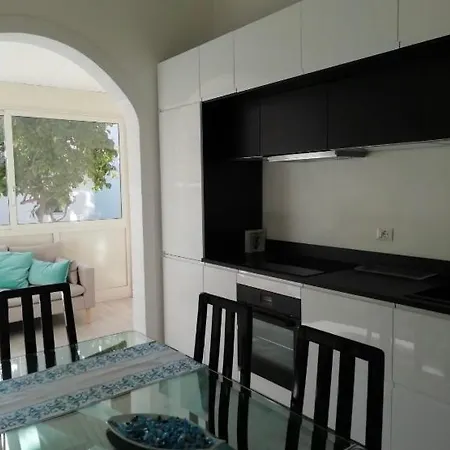 Luminosa Villetta A Schiera Appena Ristrutturata Casa vacanze