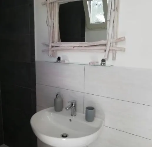 Luminosa Villetta A Schiera Appena Ristrutturata * Viareggio