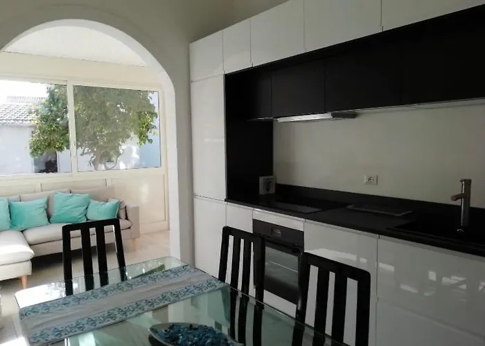 Luminosa Villetta A Schiera Appena Ristrutturata Casa vacanze