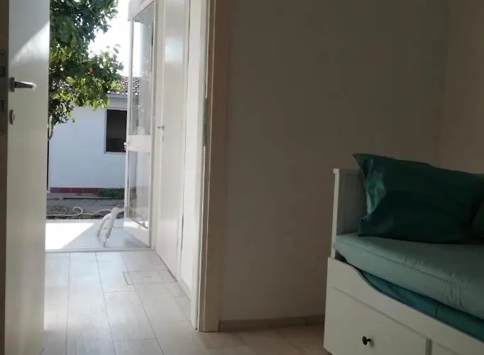 Luminosa Villetta A Schiera Appena Ristrutturata *